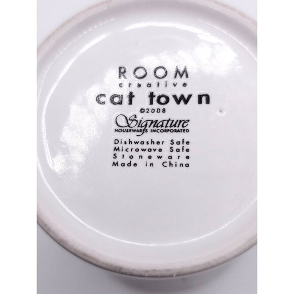 Signature Housewares Cat-Themed Stoneware Mug With Lid Dishwasher & Microwave - Picture 8 of 10